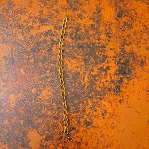 Vintage Ladies 7.5" fancy link bracelet in 14k yellow gold.